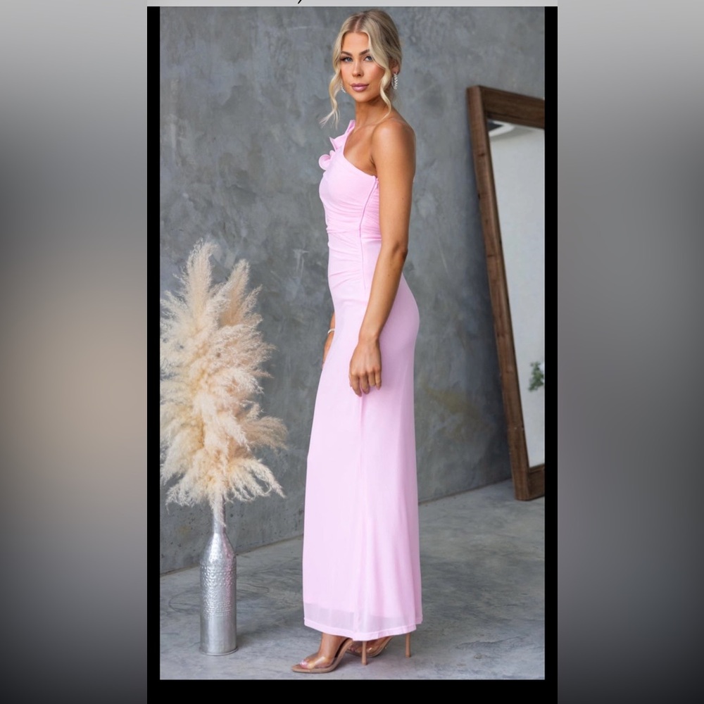 One-Shoulder Pink Ruffle Column Dress - Picture 5 of 6